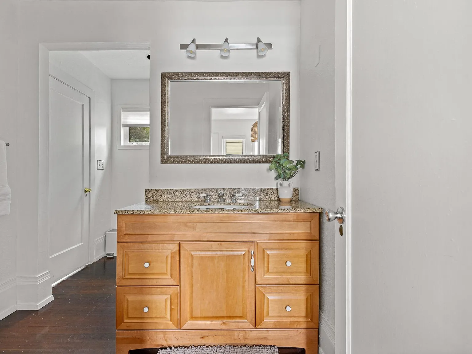 4755 SW Pacific Ave — Photo 3