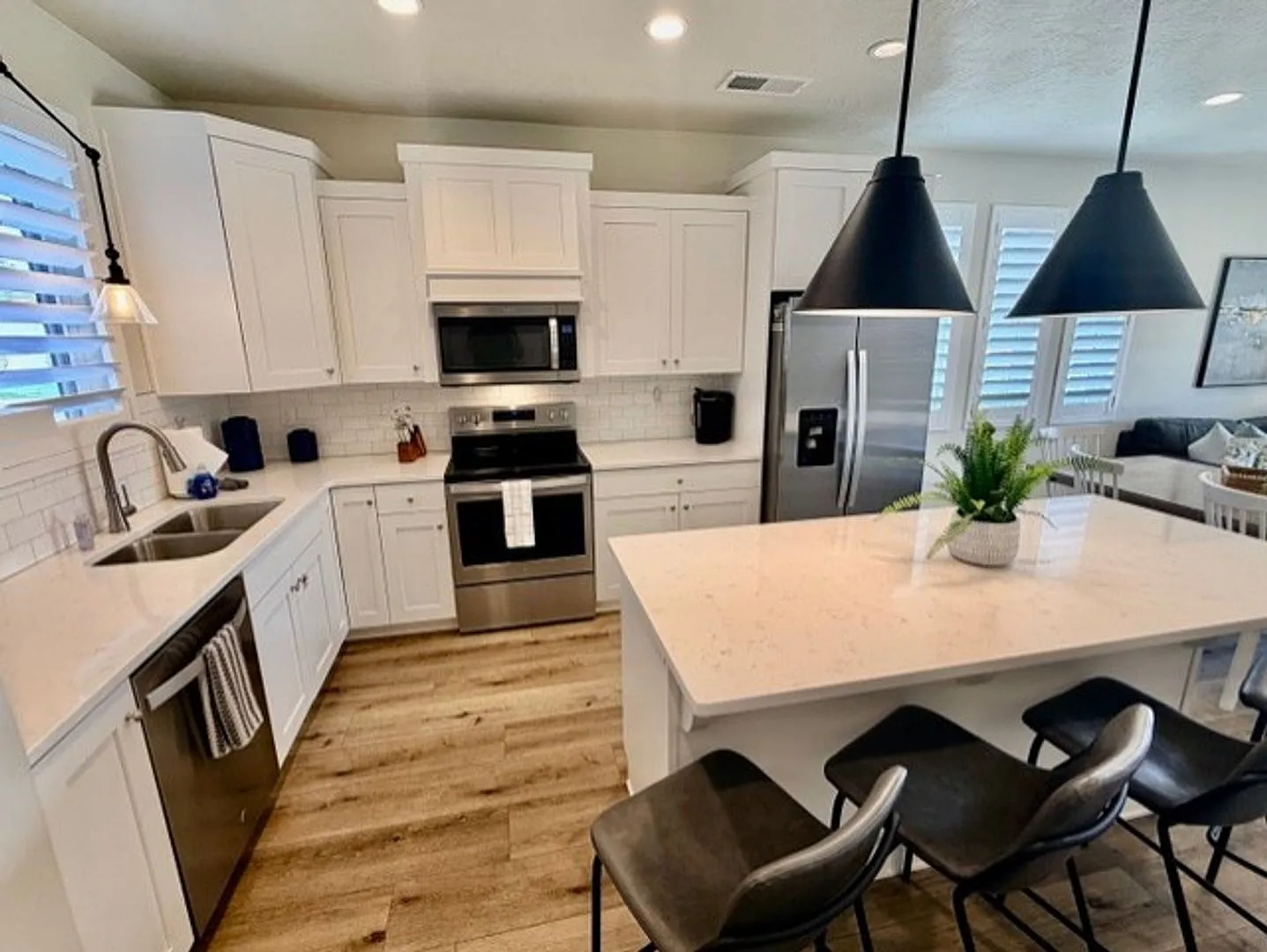 Flexible lease options! Spacious Townhome in Washington — Photo 4
