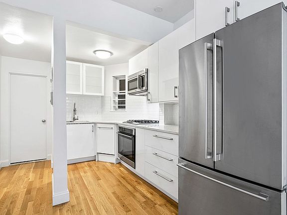 3rd image of 521 E 88th St APT 2A