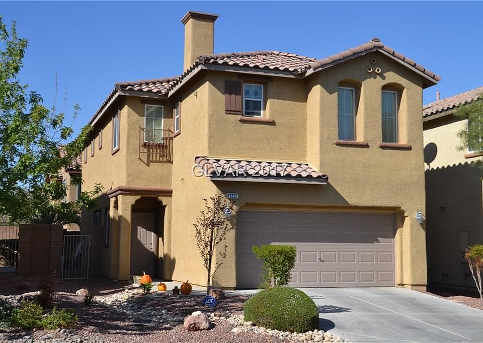 Wonderful 3 bedroom, 2 1/2 bath home with open living space.