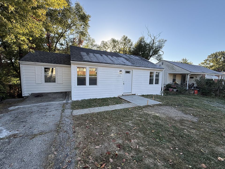 1st image of 2753 N 34th St