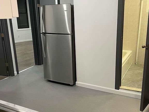 2nd image of 42 Diamond St APT 14