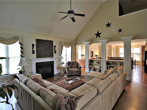 3rd image of 2507 Hillsdale Forest Ct
