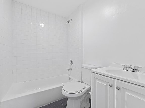 4th image of 821 Parker St Floor 3