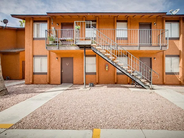Lake Charlotte Apartments — Photo 8