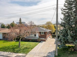 23 Tyrone Dr, Hamilton, ON L9C 2M6
