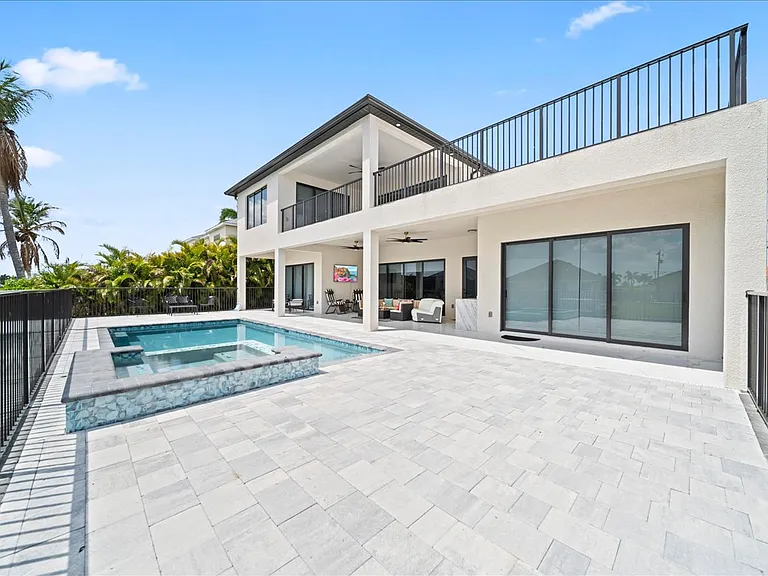 2636 Surfside Blvd — Photo 35
