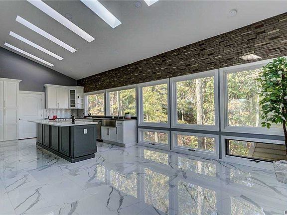 5th image of 40A Westview Dr