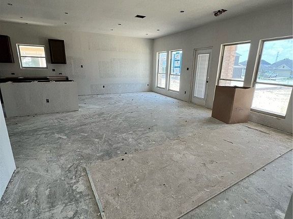 5th image of 6218 Southern Cross Dr