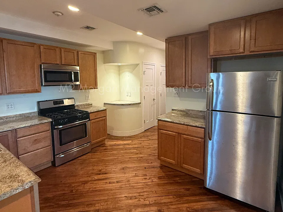17 W Cayuga St #3A