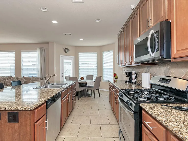 5915 Estonia Ct — Photo 12