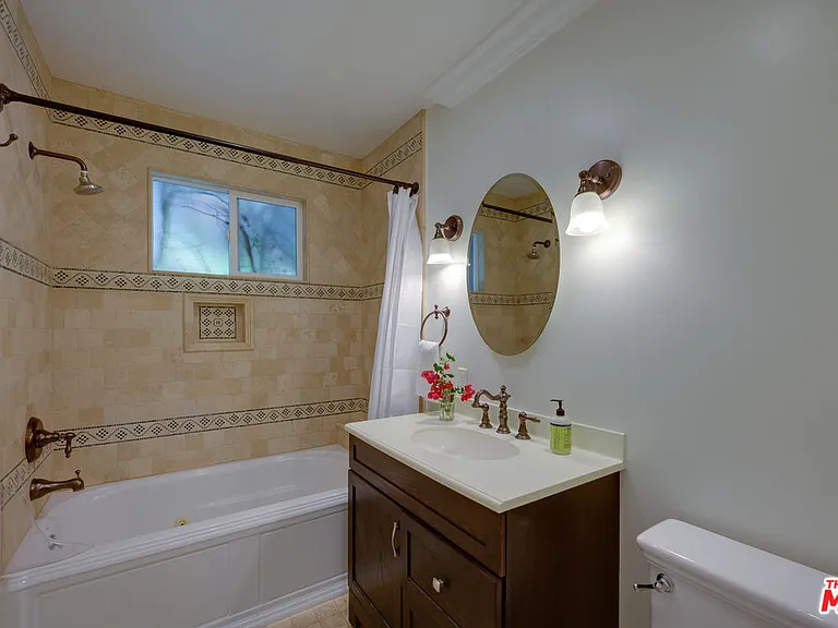 8704 Ashcroft Ave — Photo 18