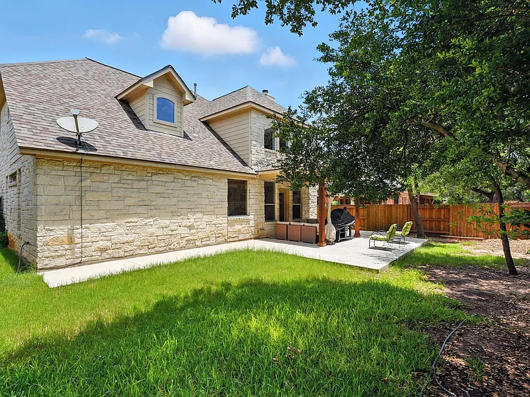 1802 Misty Ridge Dr — Photo 35