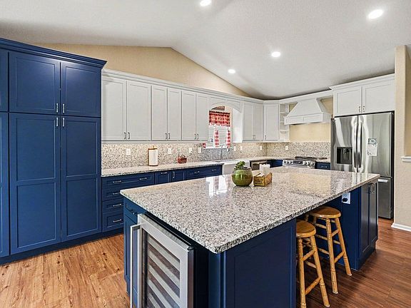 5th image of 4414 W 31st St