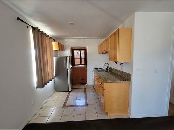 4th image of 320A Lono Ave