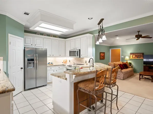 15204 Jamaica Dr, Willis, TX 77318