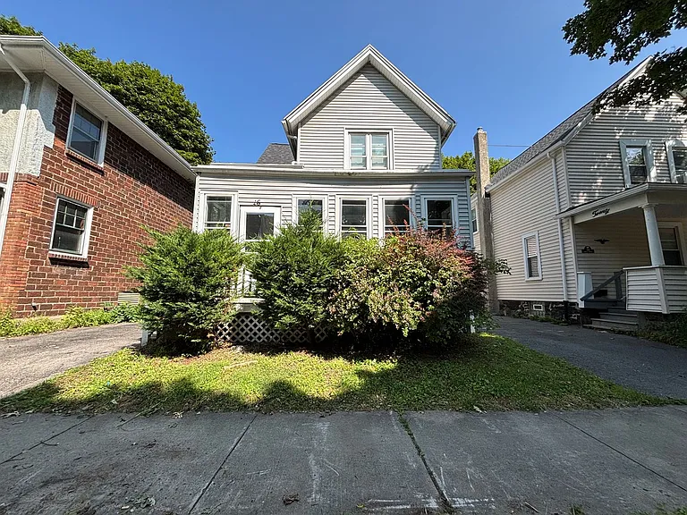 16 Asbury St — Photo 1