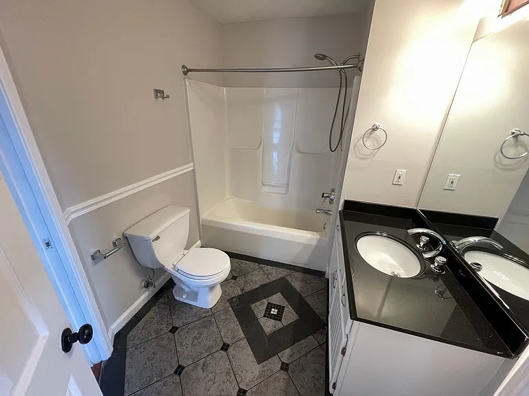 6015 Mercury Dr — Photo 14