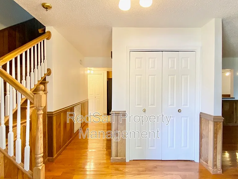 145 Linda Dr — Photo 3