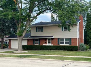 512 S Westfield St, Oshkosh, WI 54902