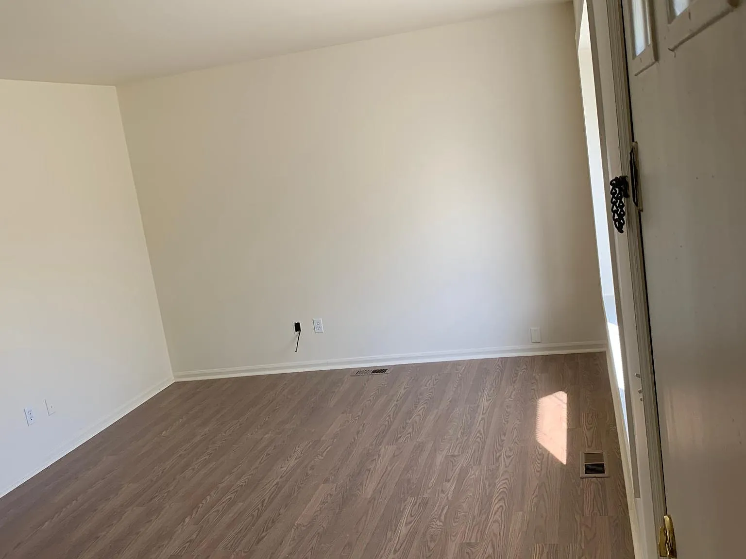 2 bed, 1080 sqft, $1,400 — Photo 2