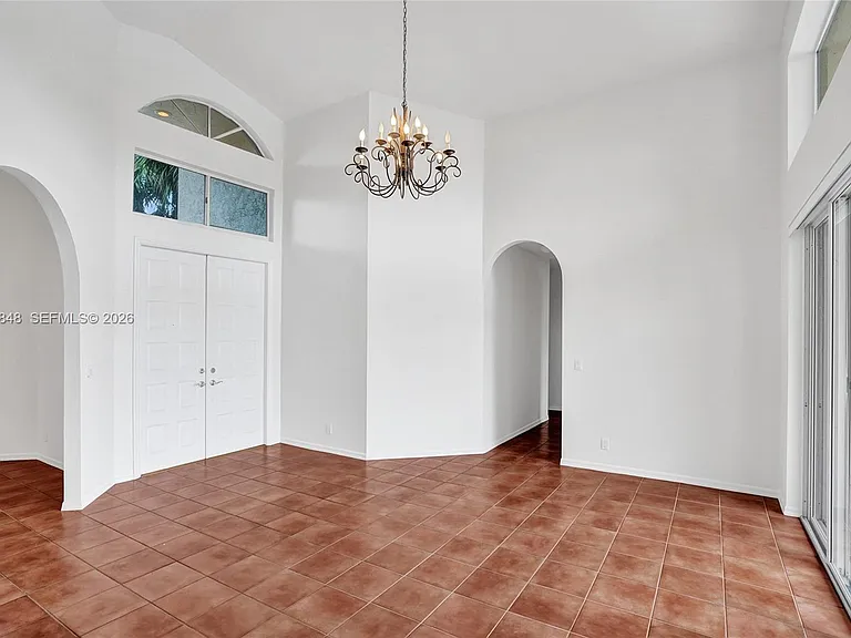 10800 Haydn Dr — Photo 6