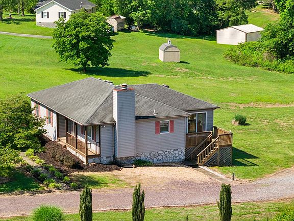 3rd image of 161 Troy Rd