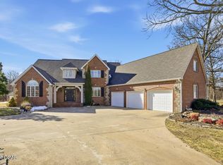 1904 Sherry Lea Dr, Neosho, MO 64850