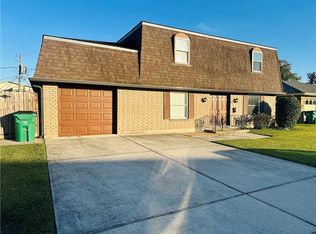 617 E Marlin Ct, Gretna, LA 70056