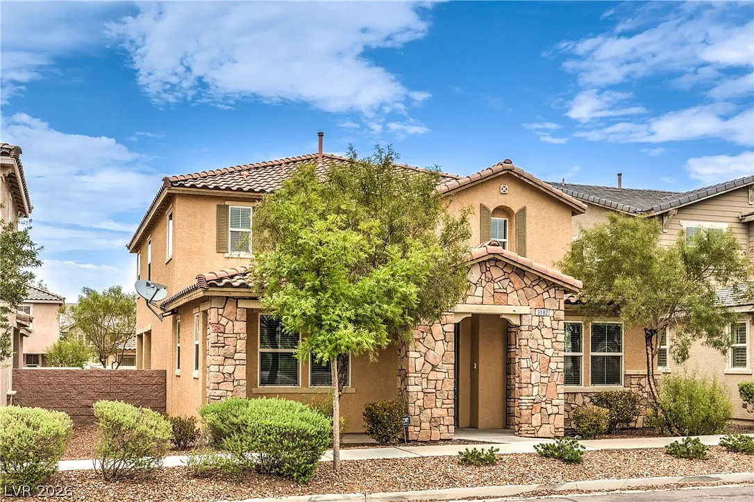 4 bed, 3.0 bath, 3159 sqft, $3,000 — Photo 2