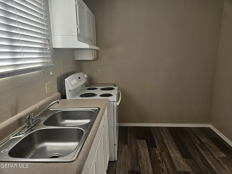 11054 Sunshine Ct — Photo 5