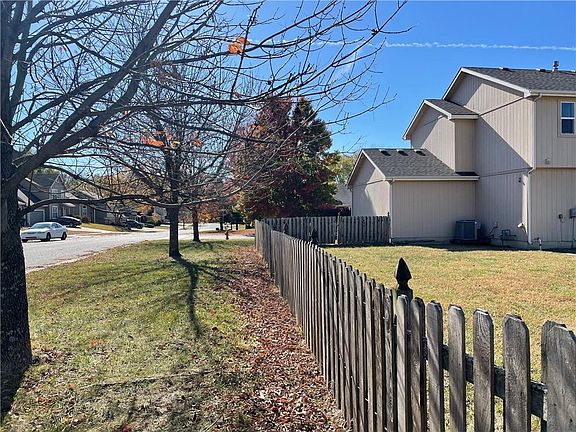 5th image of 728 Glenview Dr