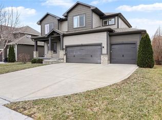 4212 SW Stoney Brook Dr, Lees Summit, MO 64082