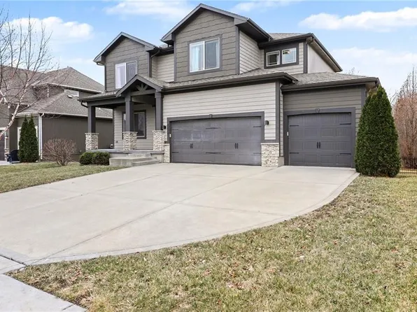 4212 SW Stoney Brook Dr, Lees Summit, MO 64082