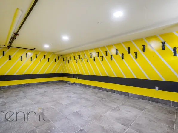 320 Linden Boulevard image 22 of 30