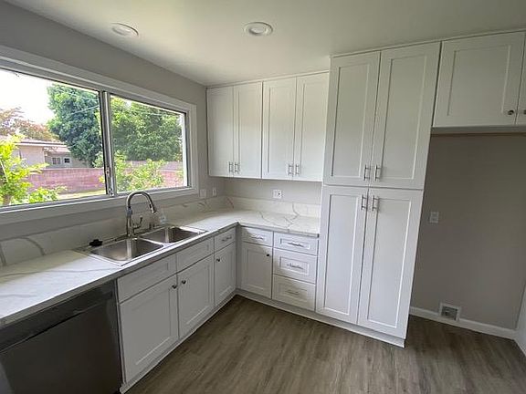 3rd image of 398 Merced Pl