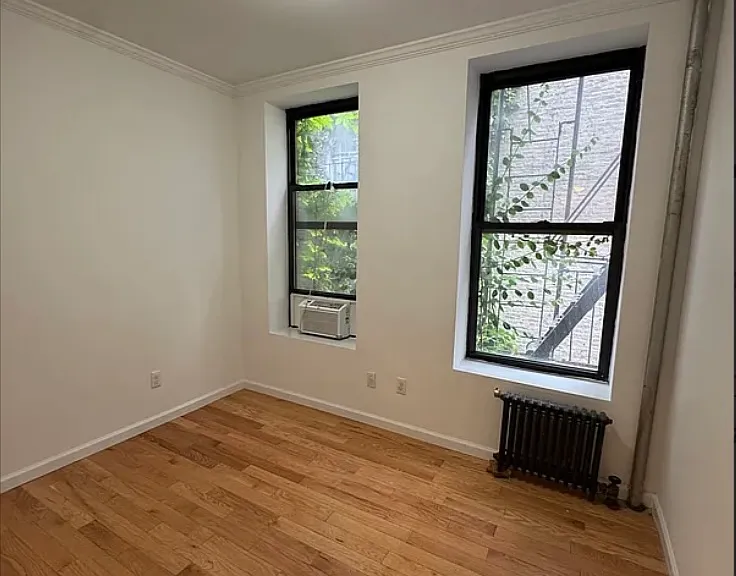 237 Henry St #2D — Photo 2