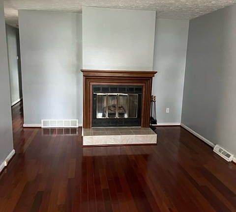 3rd image of 434 Notre Dame Ave