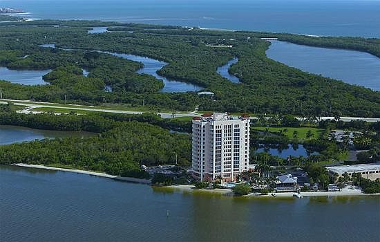 3rd image of 8771 Estero Blvd
