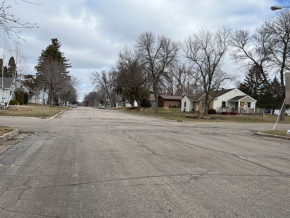 5th image of 114 Pershing Ave N
