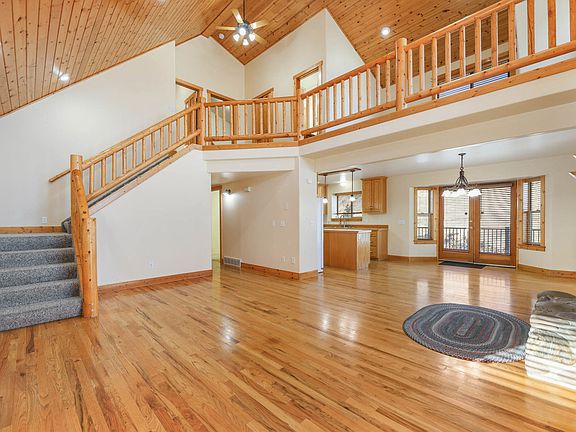 2nd image of 605 N Loafer Canyon Rd