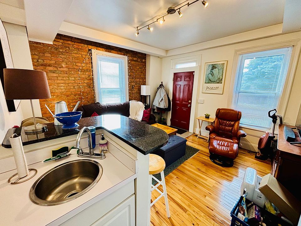 1st image of 22 E Beck St