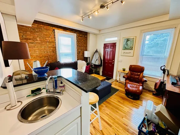 22 E Beck St, Columbus, OH 43215