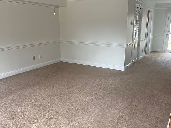 2nd image of 308 Katharine Ct W APT A