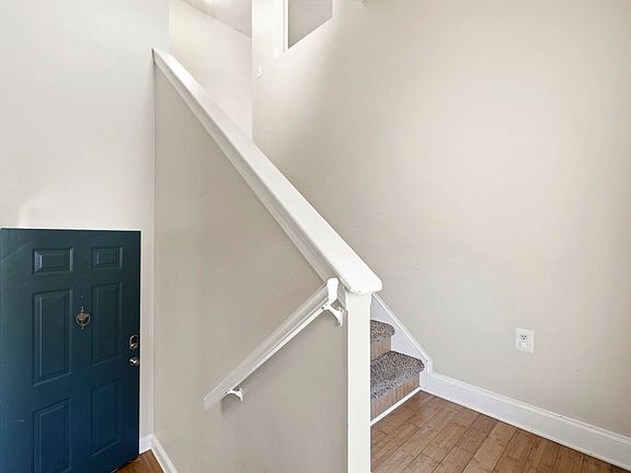 3rd image of 4385 Daphne Ln. #F
