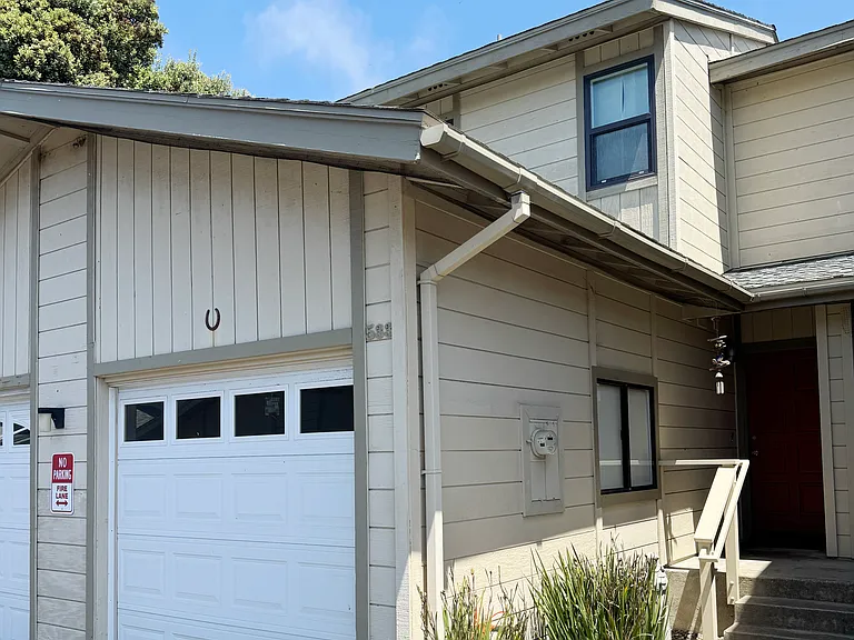 533 Casa Del Mar Dr — Photo 1