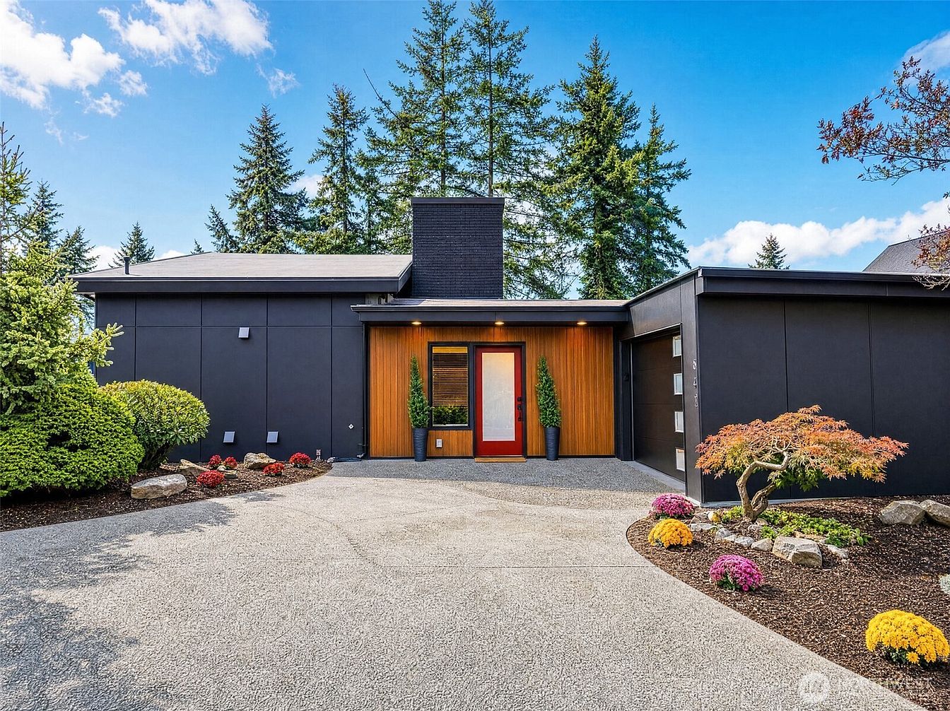 1st image of 11647 Beacon Avenue S