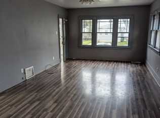 1126 Bertch Ave, Waterloo, IA 50702