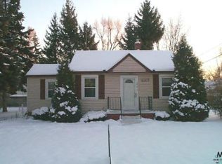 4079 Louella Dr, Waterford, MI 48329