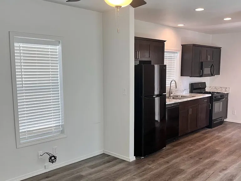 4100 N Romero Rd #125 — Photo 3